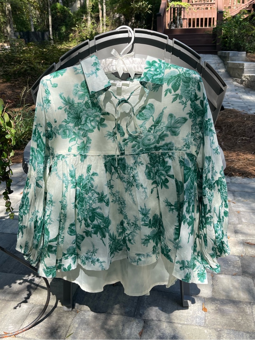 &merci Green and White Floral Peasant Blouse